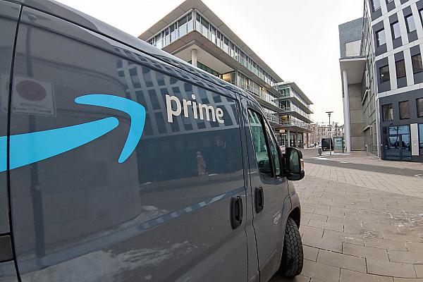 Zustellfahrzeug von Amazon Prime, über dts Nachrichtenagentur