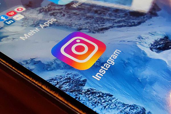 Instagram-Logo auf einem Smartphone, über dts Nachrichtenagentur