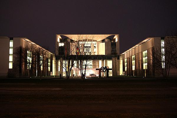 Bundeskanzleramt bei Nacht, über dts Nachrichtenagentur