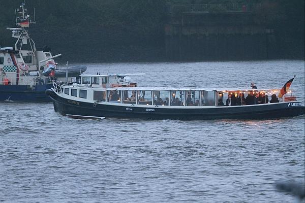 Barkasse im Hamburger Hafen mit Macron und Scholz (Archiv), via dts Nachrichtenagentur