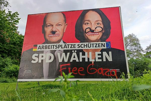 Beschmiertes SPD-Wahlplakat zur Europawahl (Archiv), via dts Nachrichtenagentur