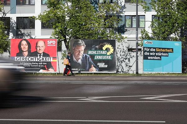 Wahlplakate zur Europawahl (Archiv), via dts Nachrichtenagentur