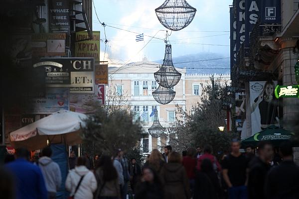 Einkaufsstraße in Athen mit Griechischem Parlament (Archiv), via dts Nachrichtenagentur