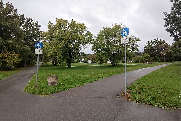 Fahrrad- und Fußgängerweg in einem Park (Archiv), via dts Nachrichtenagentur