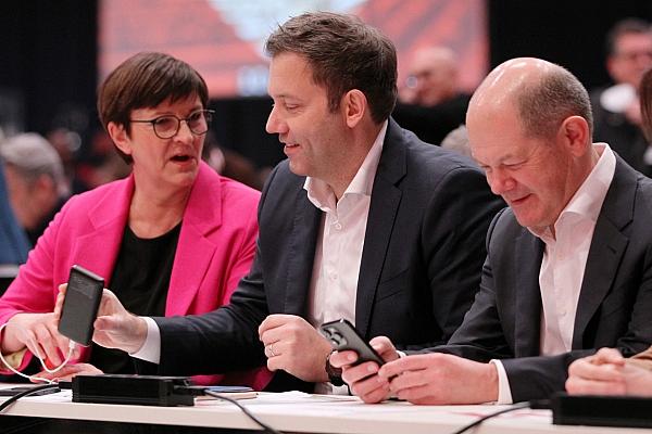 Saskia Esken, Lars Klingbeil, Olaf Scholz (Archiv), via dts Nachrichtenagentur