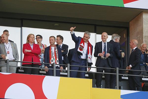 Ehrengäste im Stadion (Archiv), via dts Nachrichtenagentur