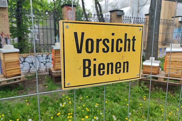 Schild mit der Aufschrift 