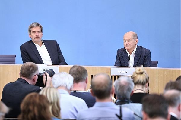 Steffen Hebestreit und Olaf Scholz (Archiv), via dts Nachrichtenagentur