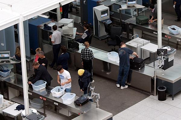 Sicherheitskontrolle am Flughafen, via dts Nachrichtenagentur