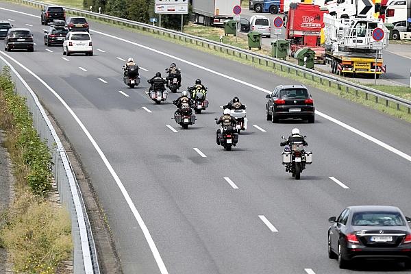 Harley-Fahrer auf der Autobahn (Archiv), via dts Nachrichtenagentur