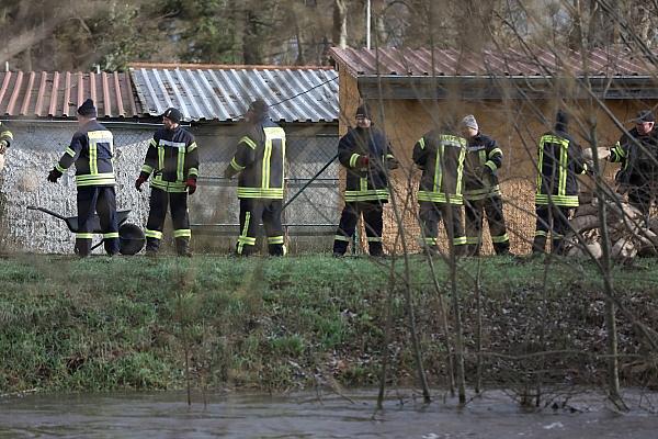 Feuerwehr bei einer Hochwasserlage (Archiv), via dts Nachrichtenagentur