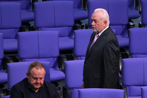 Wolfgang Kubicki läuft am AfD-Abgeordneten Kay-Uwe Ziegler vorbei, via dts Nachrichtenagentur