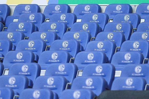 Sitze mit Logo des FC Schalke 04 (Archiv), via dts Nachrichtenagentur