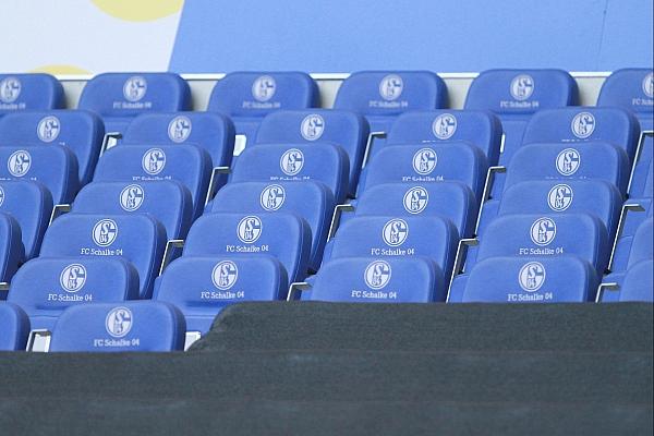 Sitze mit Logo des FC Schalke 04 (Archiv), via dts Nachrichtenagentur