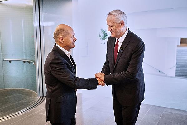 Olaf Scholz und Benny Gantz am 26.09.2024, Kugler, Steffen/BPA via dts Nachrichtenagentur